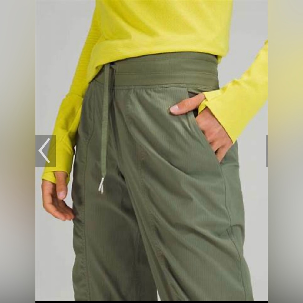Lululemon Dance Studio Jogger // Olive green // Size 8